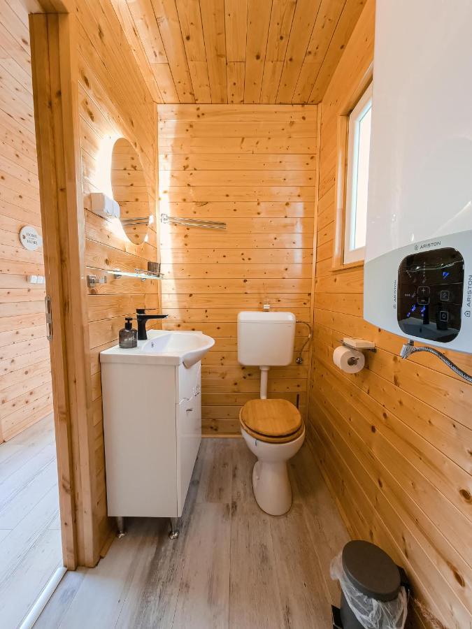 Cosa Nostra Apartman Sárvár Exteriör bild
